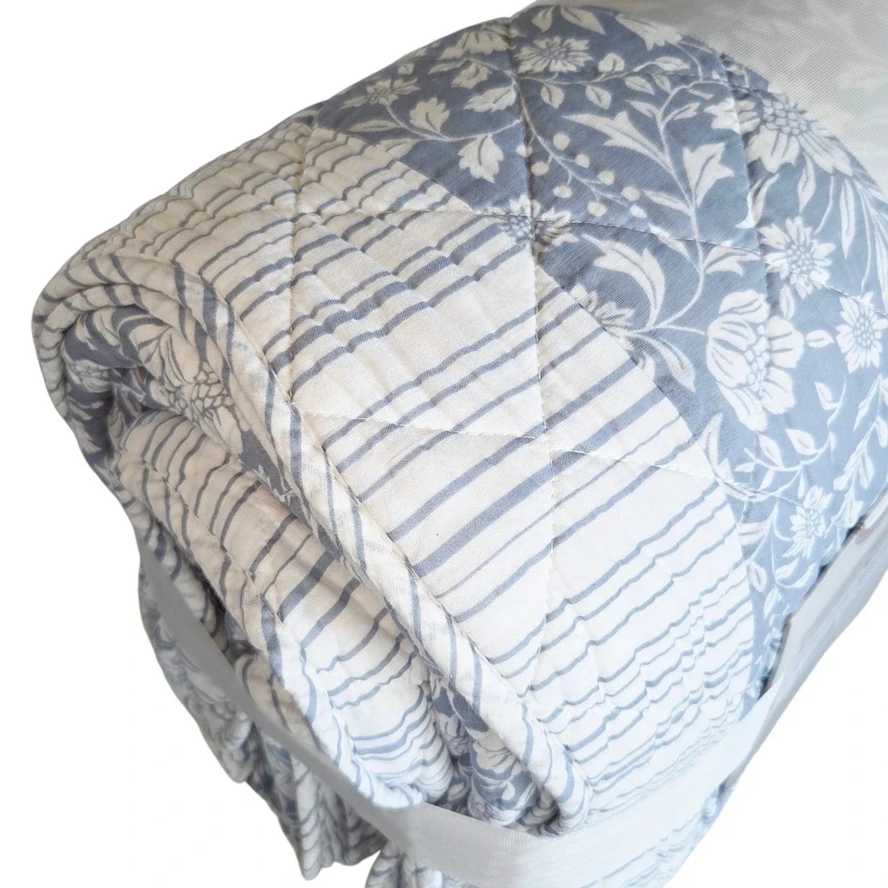 Nicole Miller Home Cotton King Quilt Set 3pc Reversible Floral Stripe Blue White